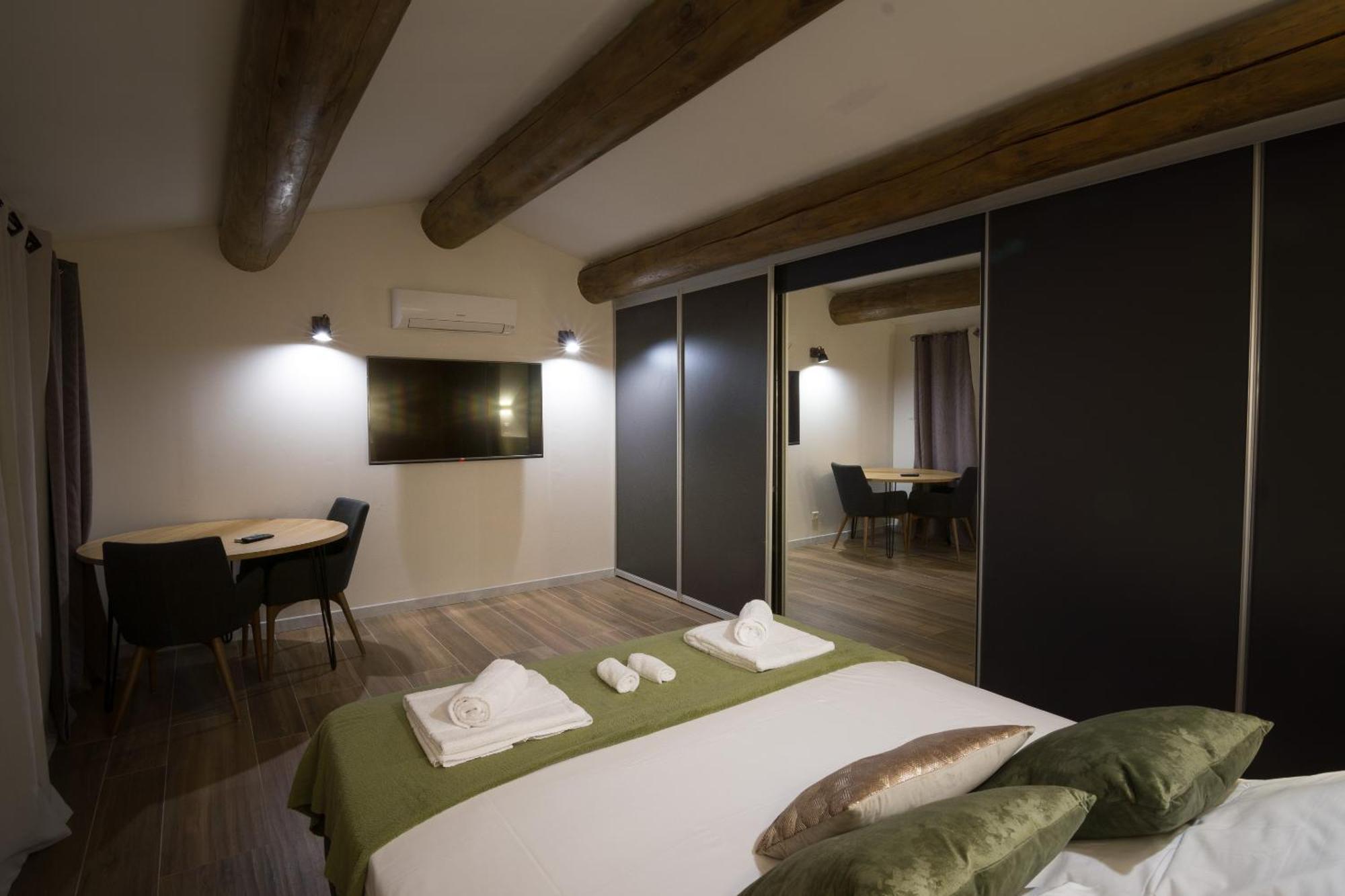 B&B Maison D'Hote Et Gite Mas D'Eymard Арл Стая снимка