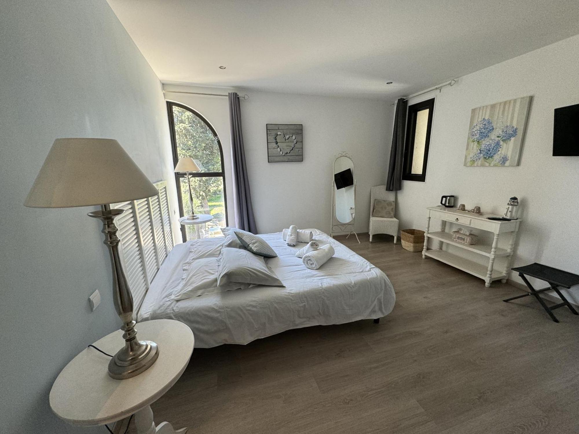 B&B Maison D'Hote Et Gite Mas D'Eymard Арл Стая снимка